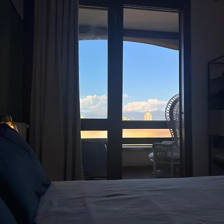 Vue En Plein Centre-ville Apartment *